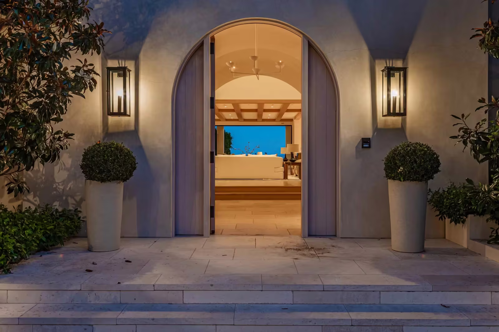 Bella Oceano front entry at dusk, Malibu